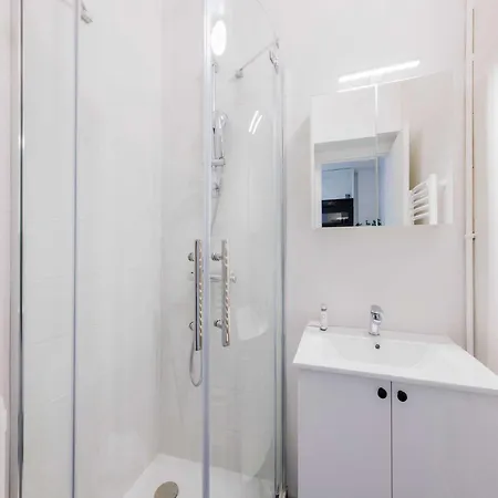 Charming For 2 People - Mobility Lease *